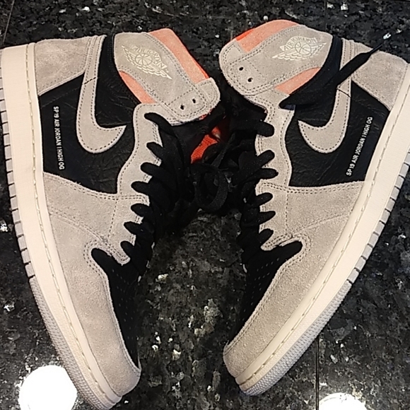 Air Jordan 1 - Picture 3 of 6